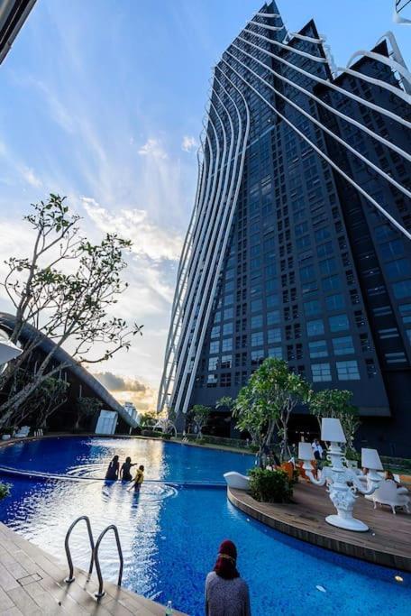 Arte Mont Kiara Netflix Muji 3rooms 6pax Pangsapuri Kuala Lumpur